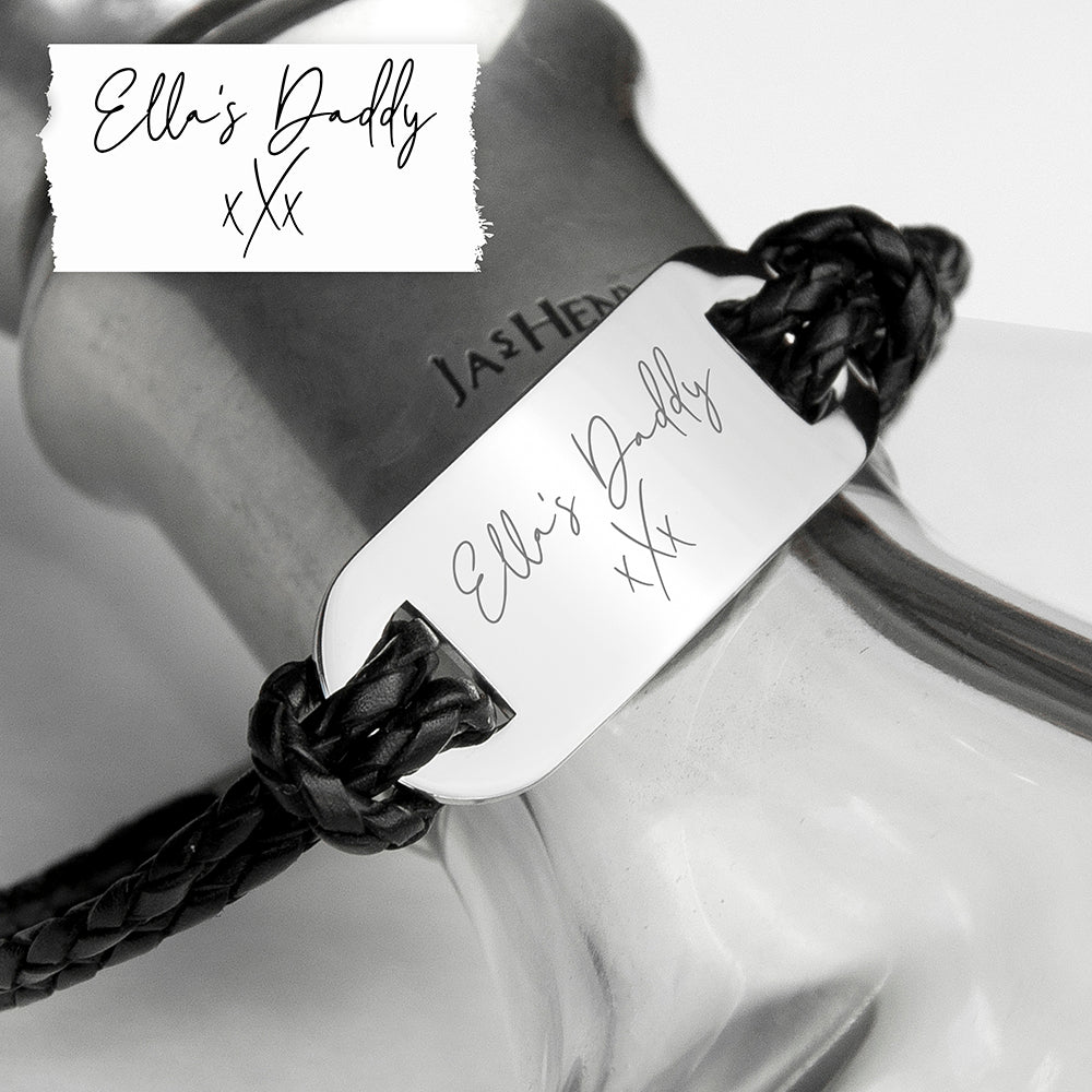 Bracelet with engraved message on a mannequin hand