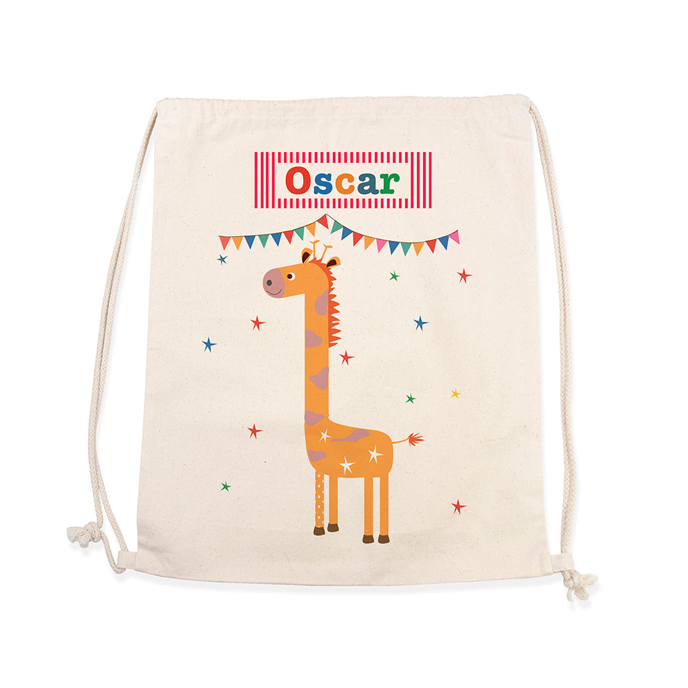 Drawstring bag with a giraffe illustration and the name 'Oscar' on a white background